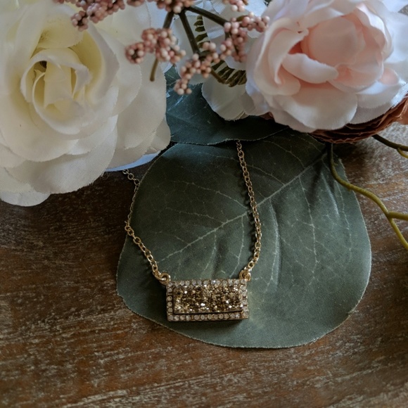 Jewelry - Gold Druzy Natural Stone Necklace
